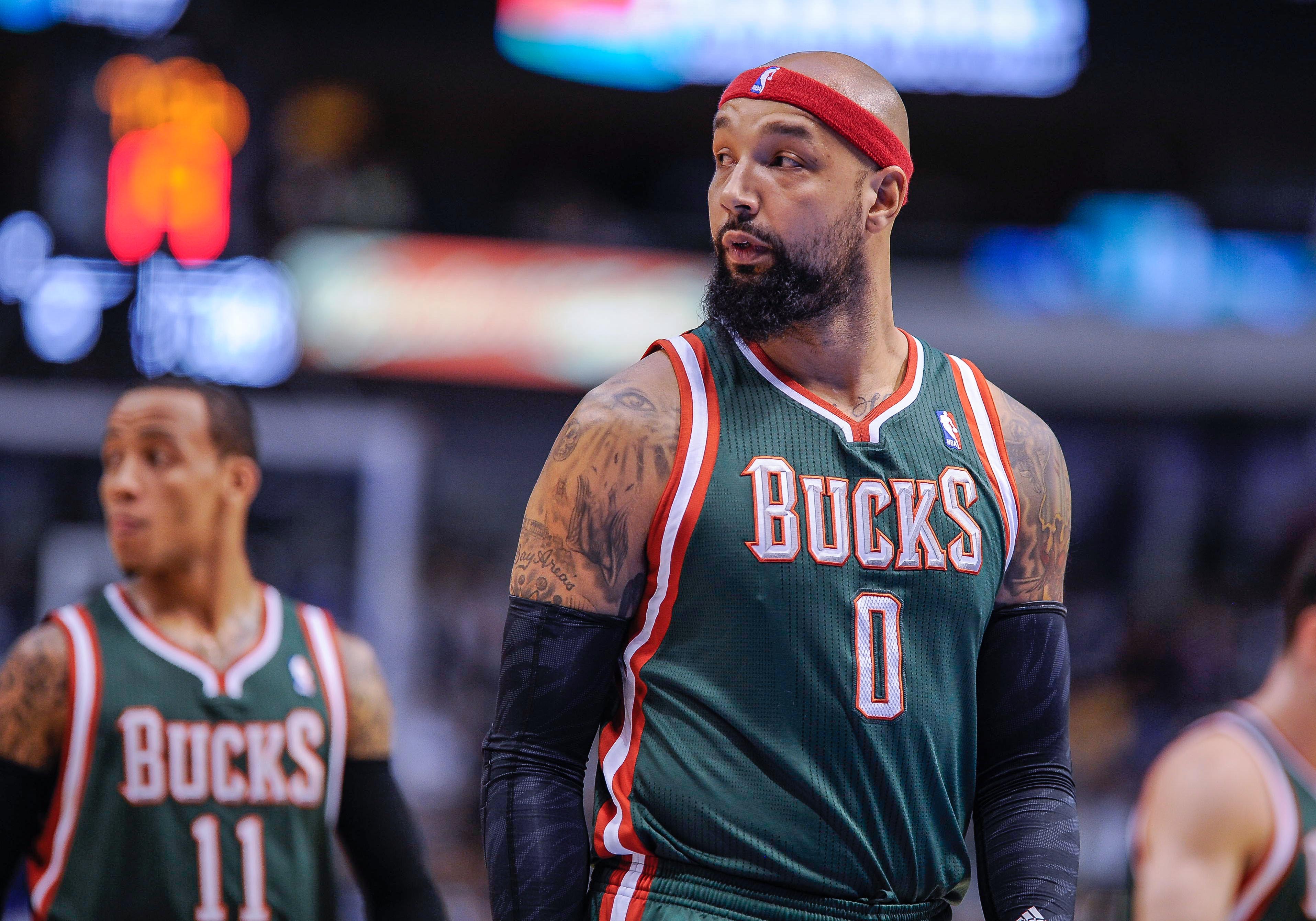 1. Drew Gooden's iconic blue hair - wide 5