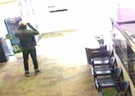 CAUGHT ON CAM: Police search for attempted bank robbery suspect | wusa9.com