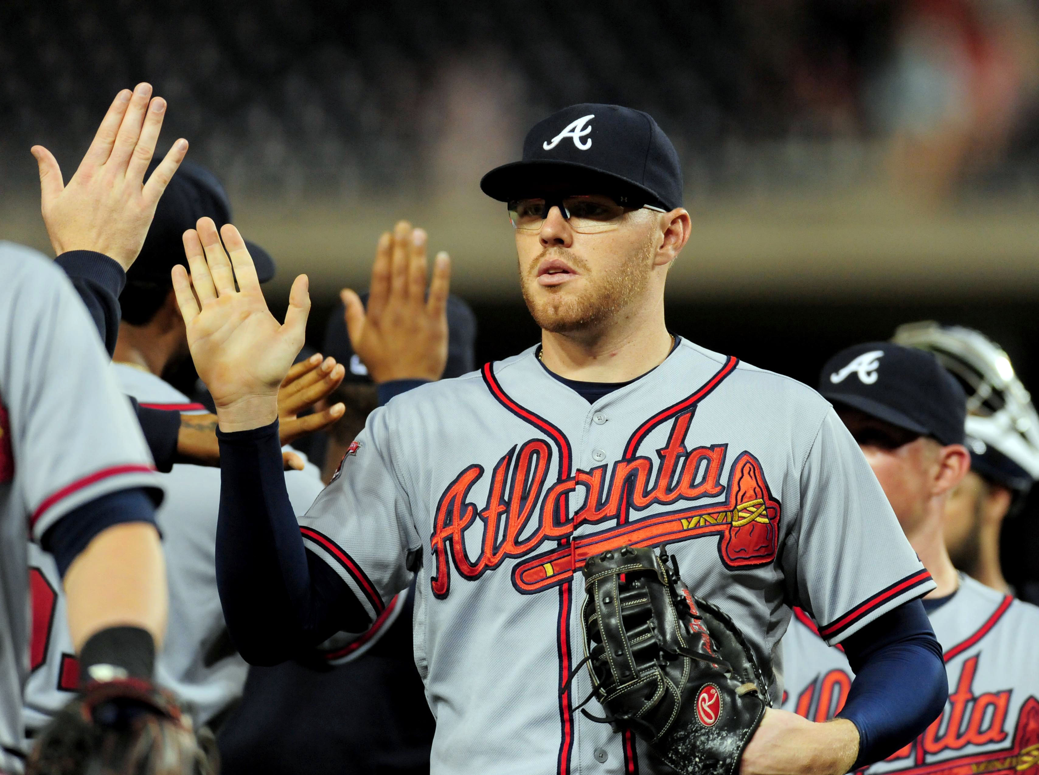 Freddie Freeman injury update: Braves first baseman has elbow