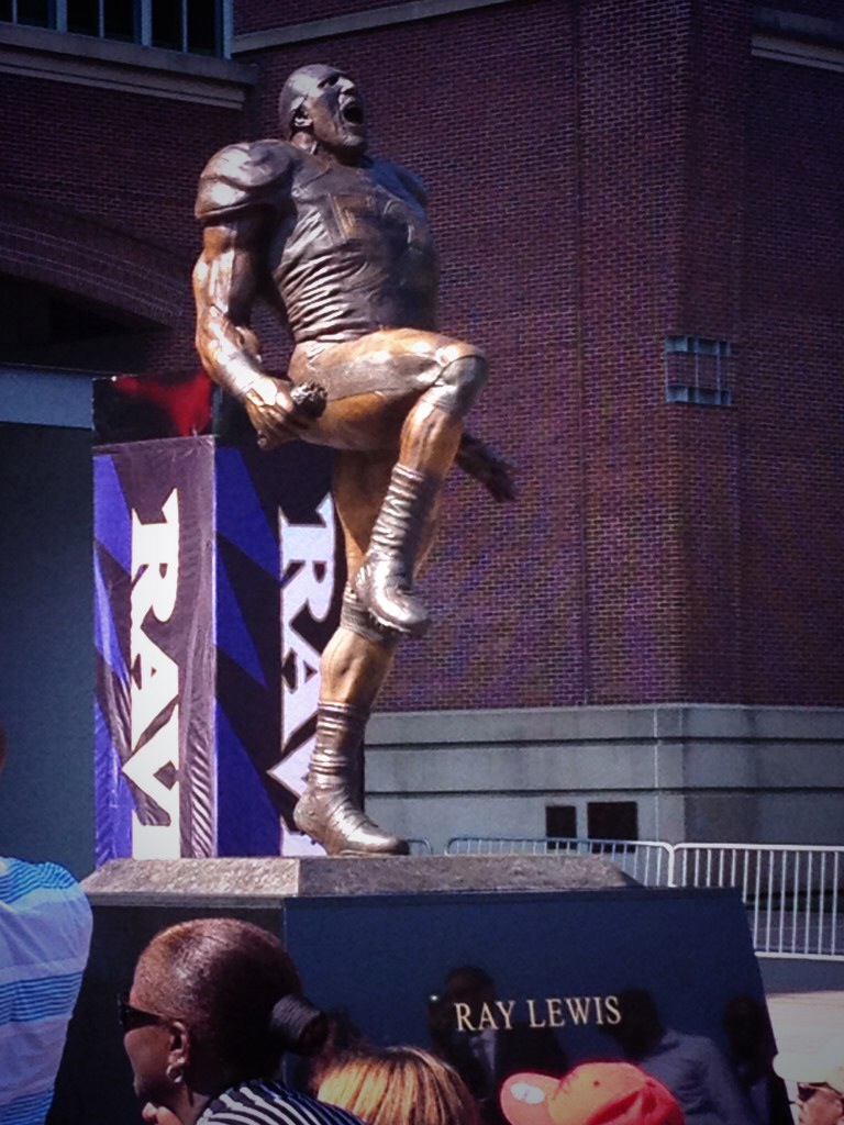 SPECIAL INTEREST PROJECT: BALTIMORE RAVENS – RAY LEWIS TRIBUTE