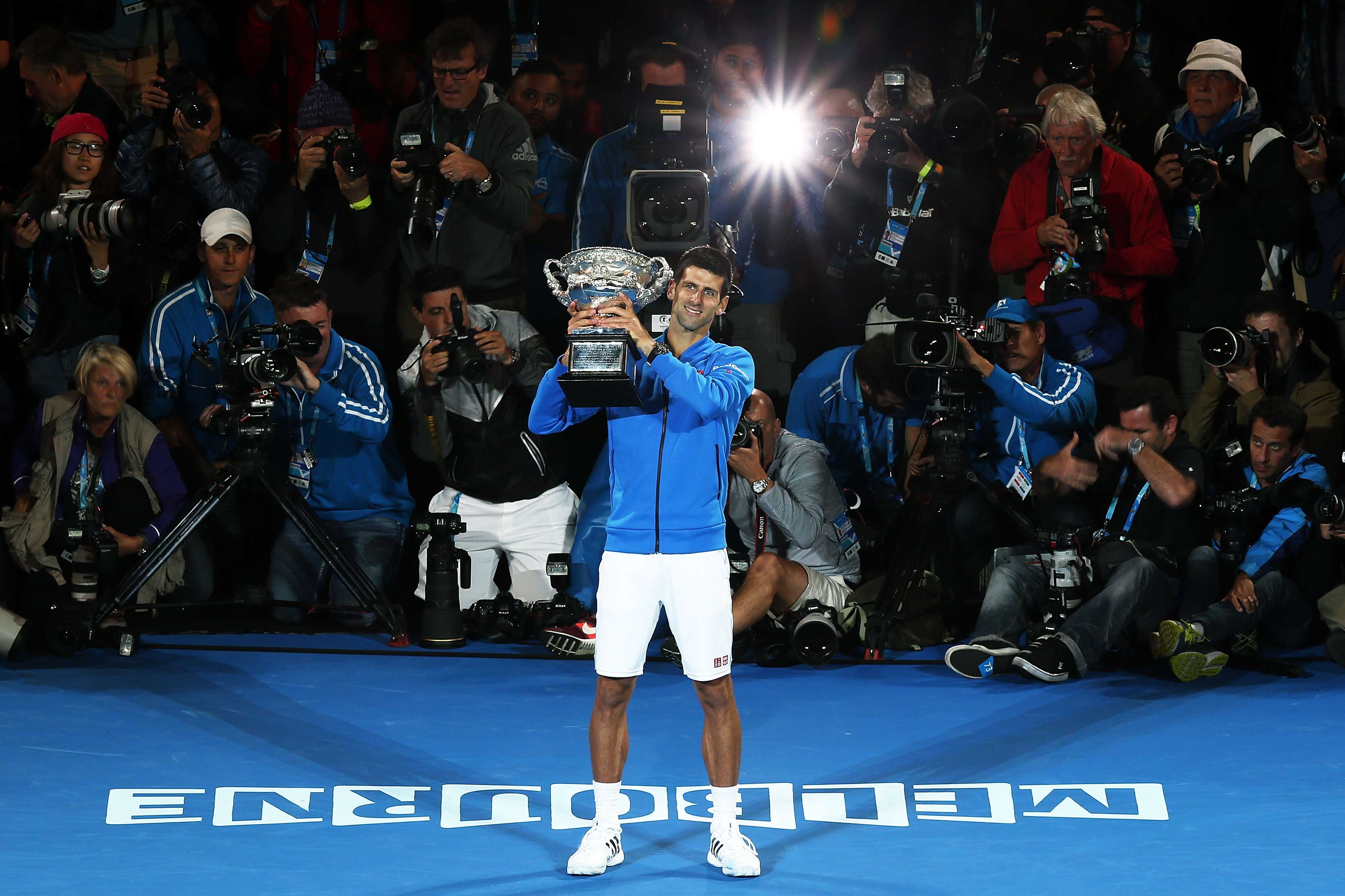 Djokovic wins 5th Australian Open title, denies Murray a 1st wusa9