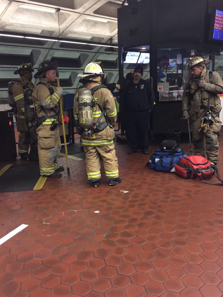 Smoke inside tunnel to Foggy bottom Metro station