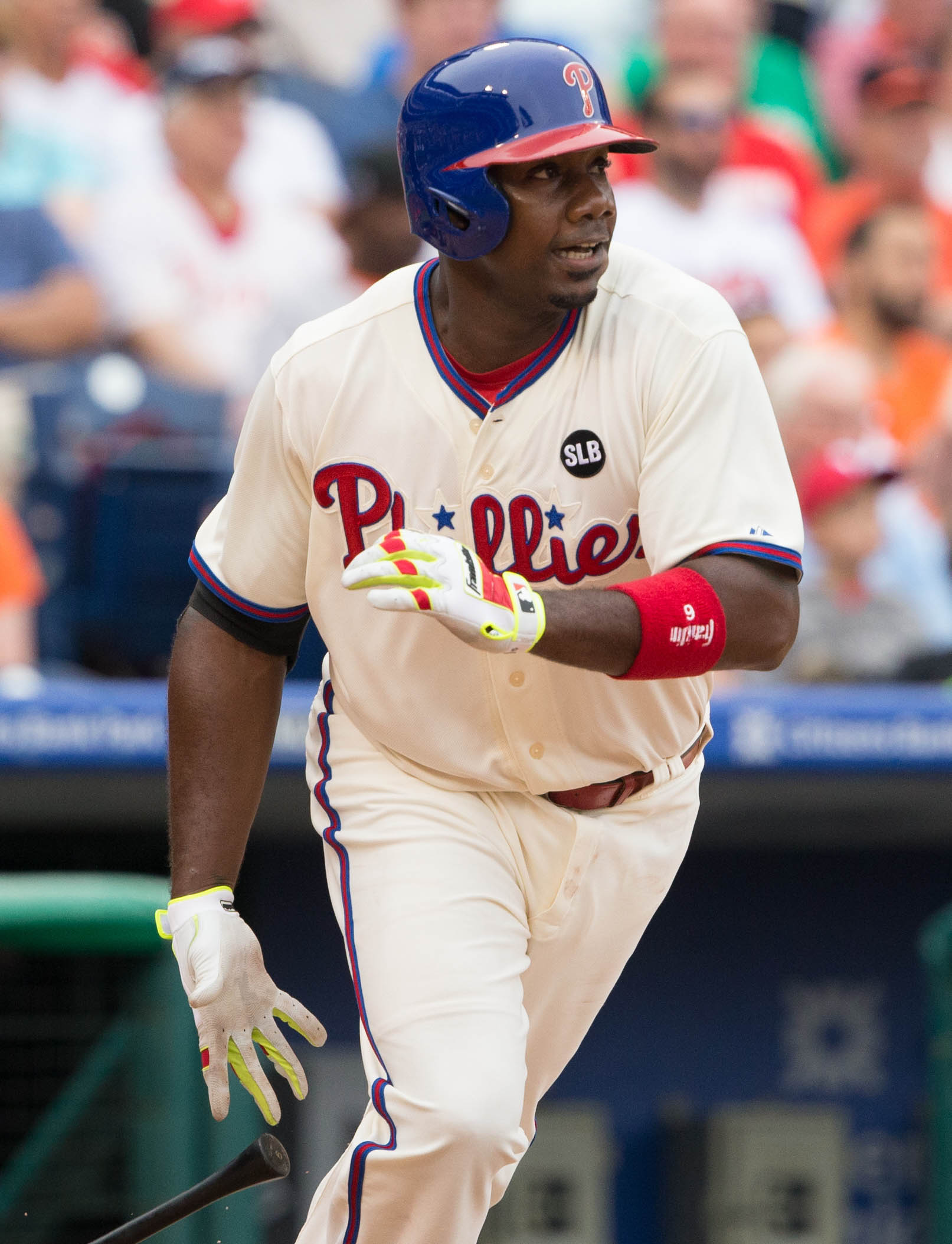 Howard homers, drives in four as Phillies end six-game skid