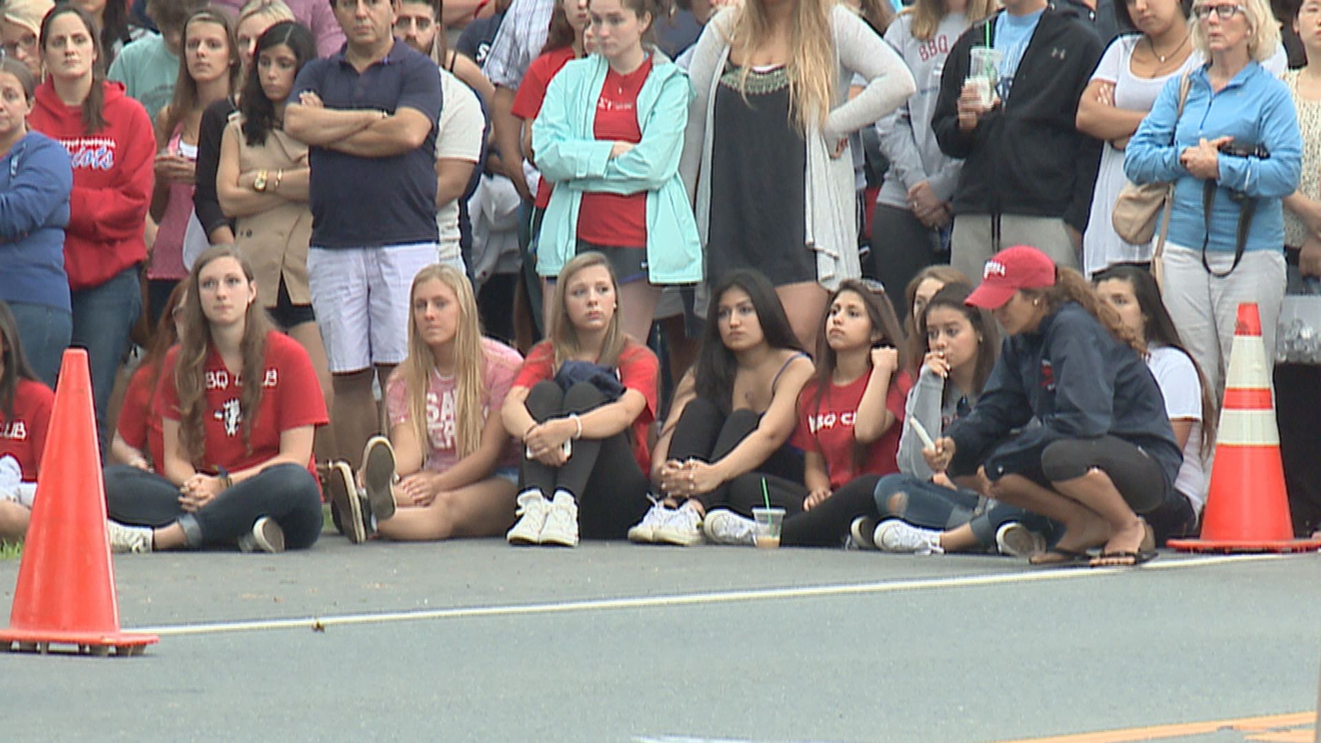 Vigil held for Wootton students killed in crash | wusa9.com