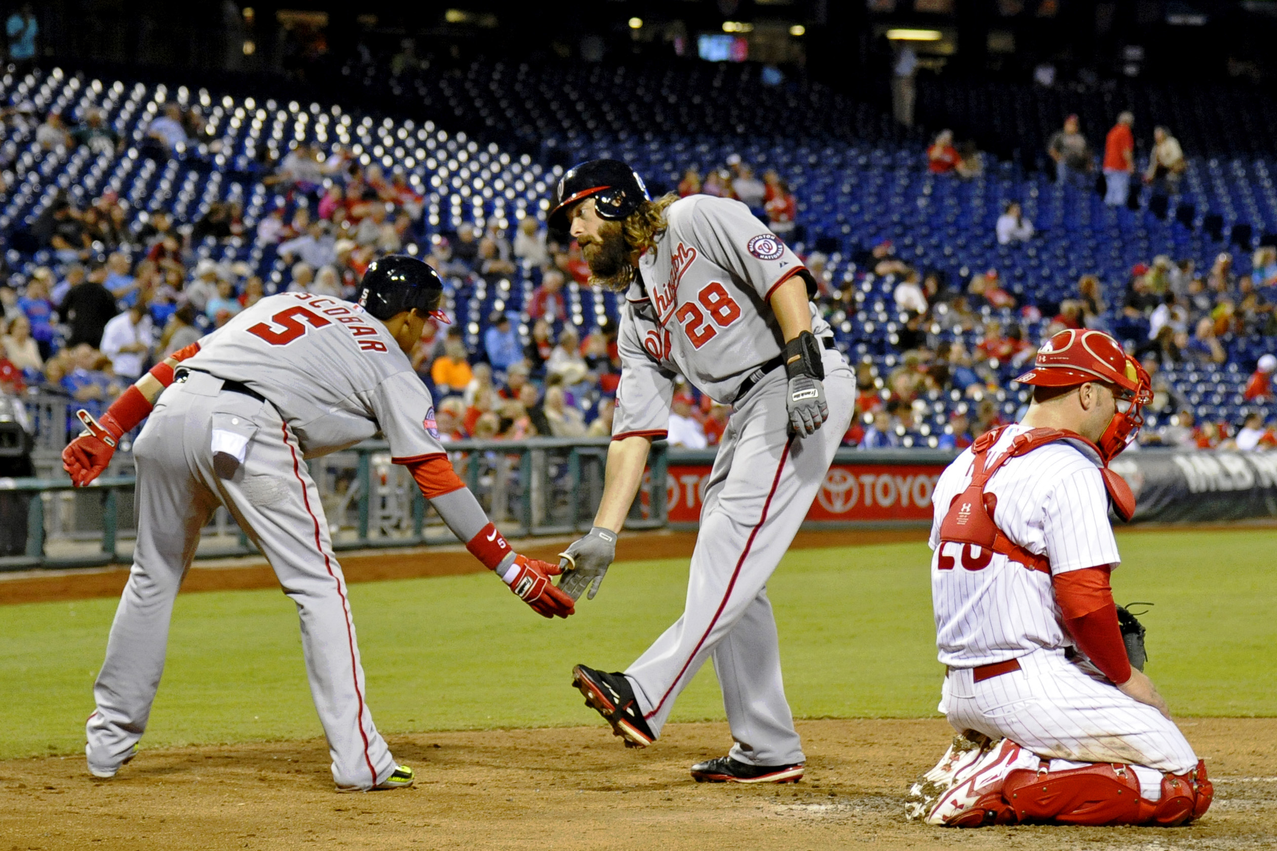 Werth hits 2 HRs, Nationals beat Phillies 8-7 in 11 innings