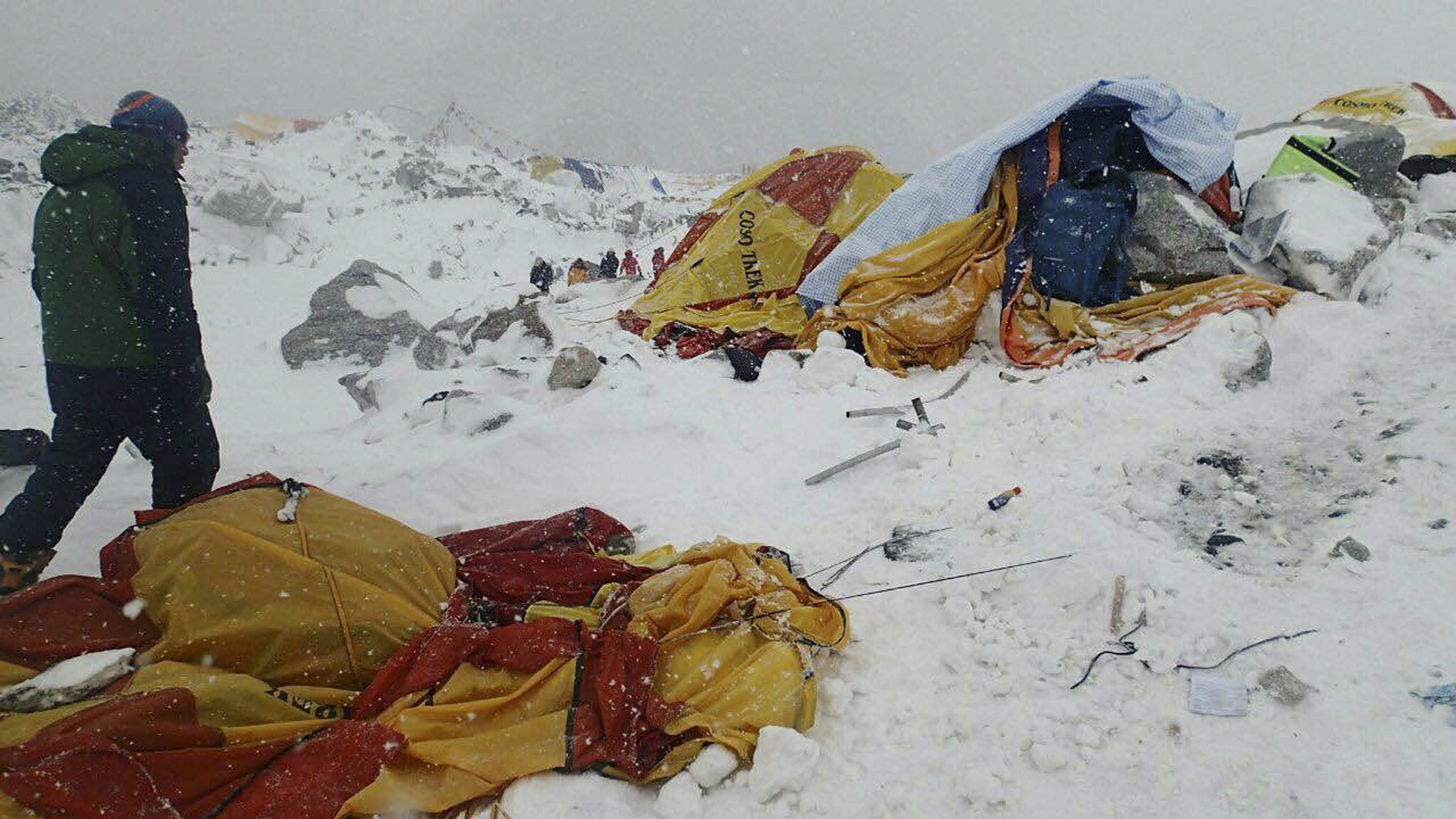 At least 17 dead, others missing as Nepal quake rocks Mount
