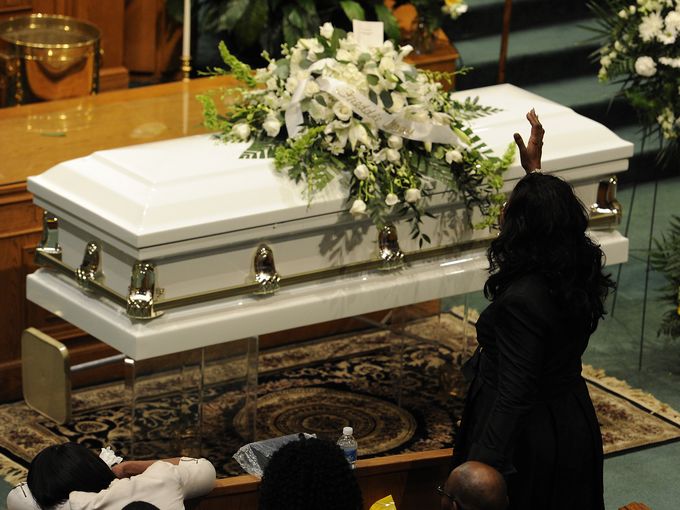 Thousands attend Freddie Gray funeral | wusa9.com