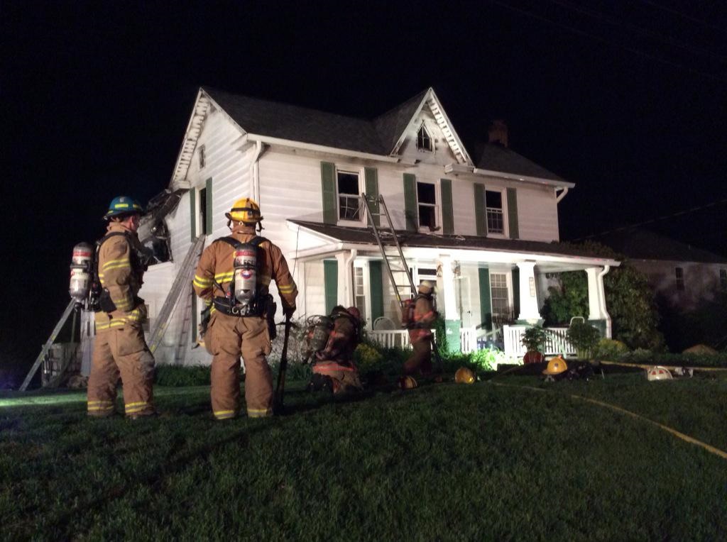 3 adults, 1 child displaced after house fire in Damascus