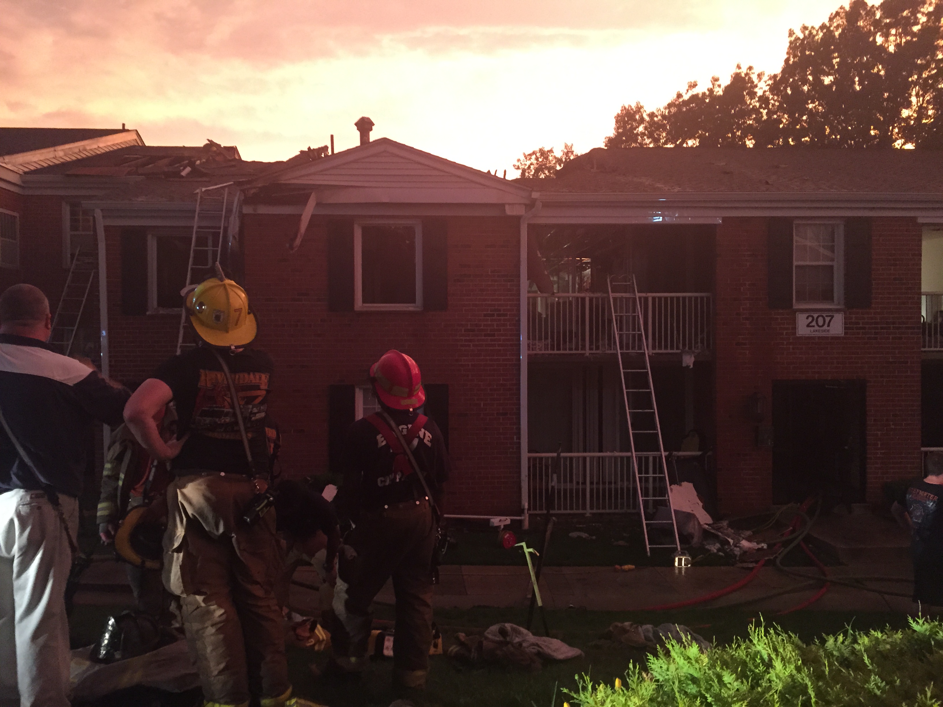 36 displaced after lightning sparks Greenbelt apartment fire | wusa9.com