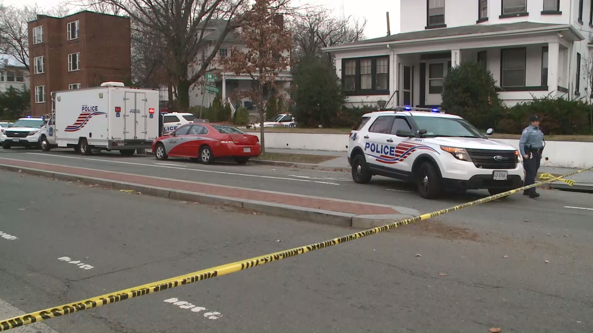 Suspect in custody after barricade situation in NW DC | wusa9.com
