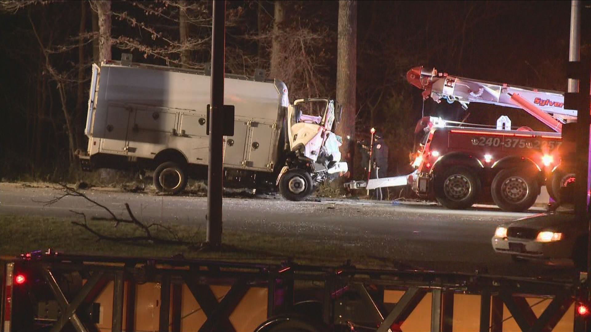Woman killed, child & man injured in Suitland Pkwy crash