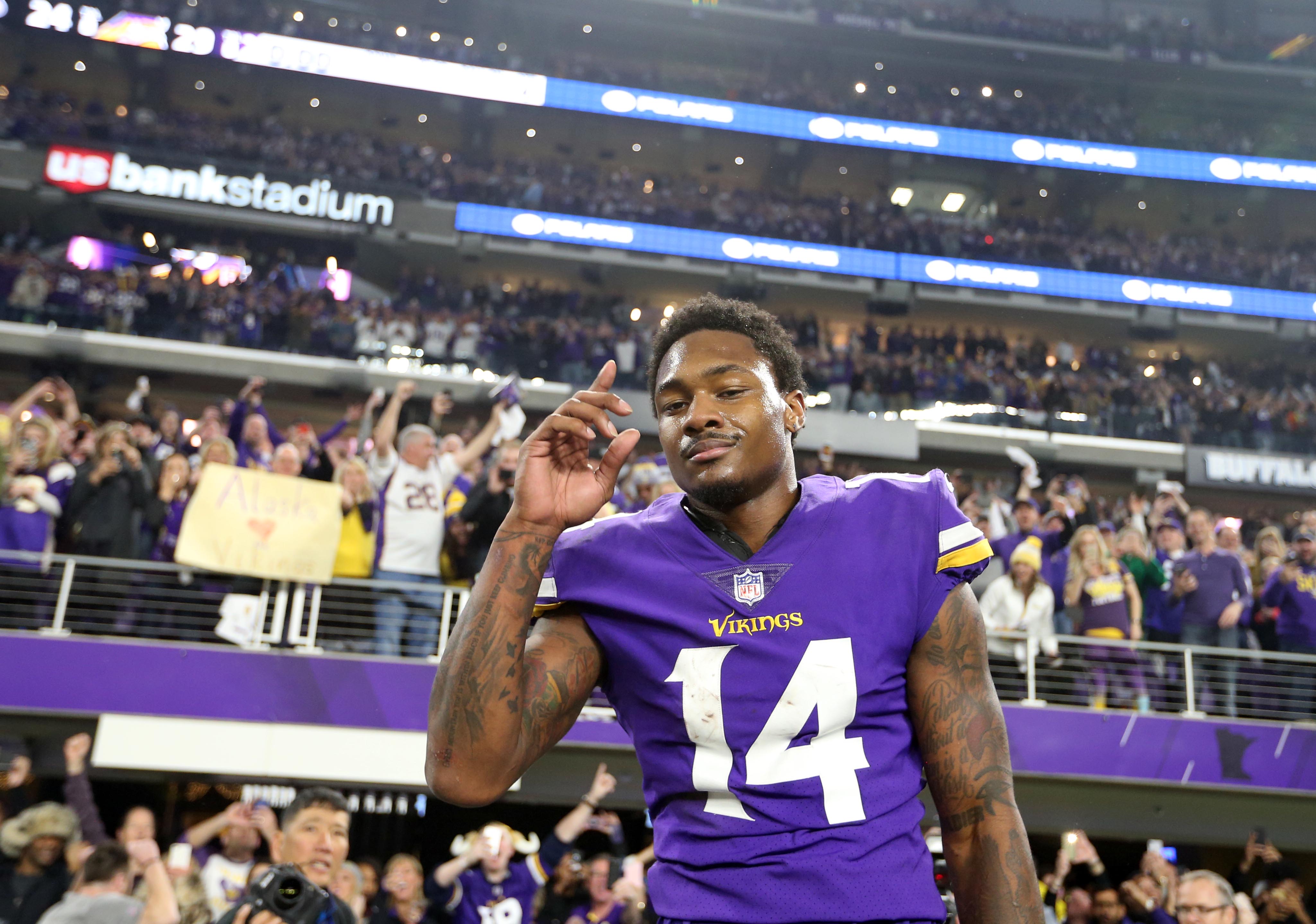 Diggs' TD on last play gives Vikings stunning win over Saints