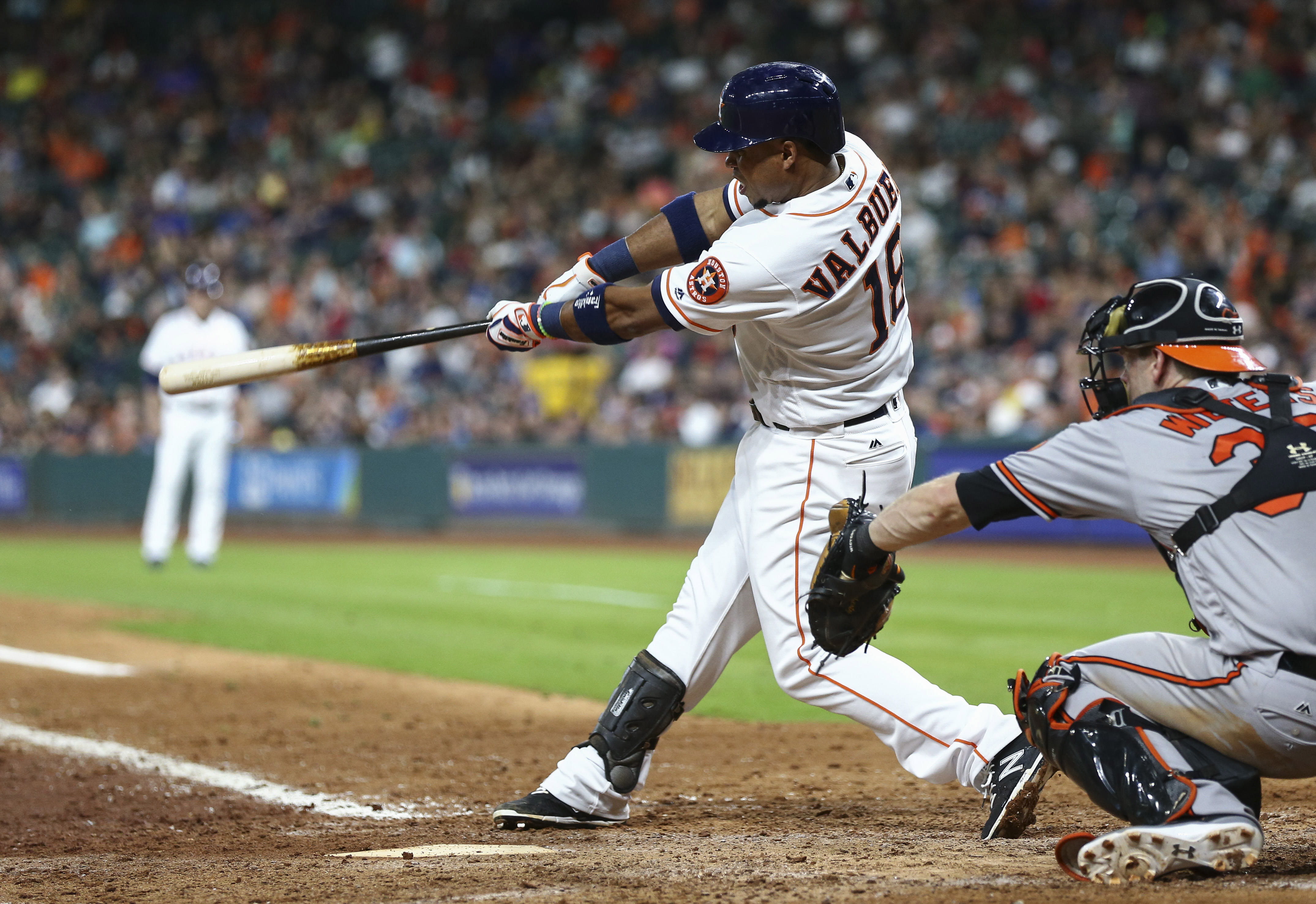 Valbuena's tiebreaking homer lifts Astros over Orioles 4-3 | wusa9.com