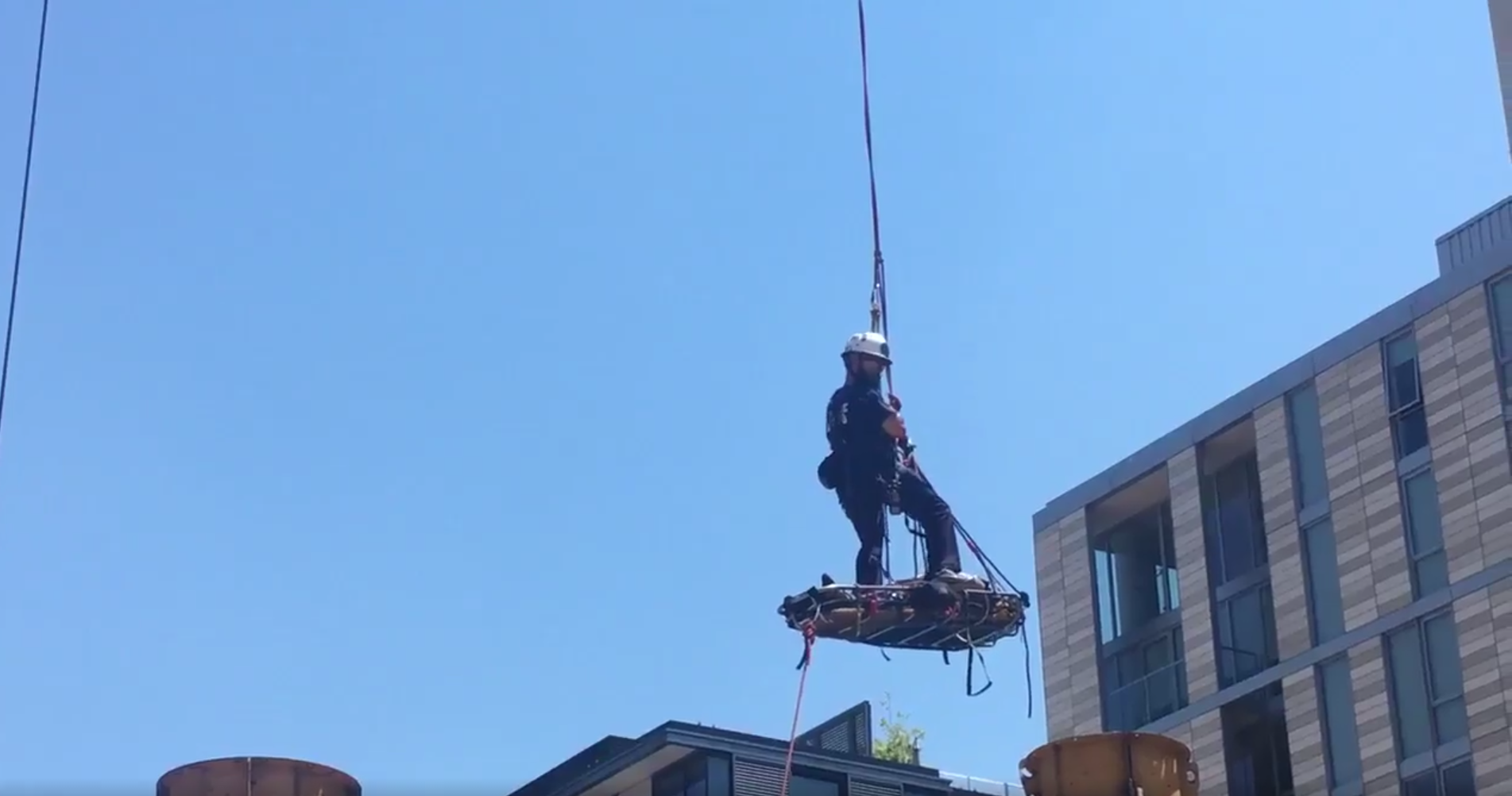Crane used to rescue injured construction workers in DC | wusa9.com